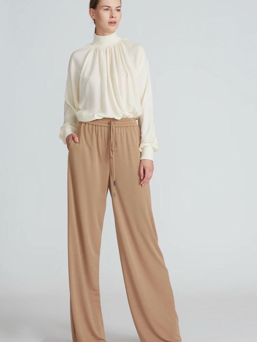 Halston MWOT Sophisticated Camel Jersey Wide Leg Pants Size 8|Pockets|Minimalist